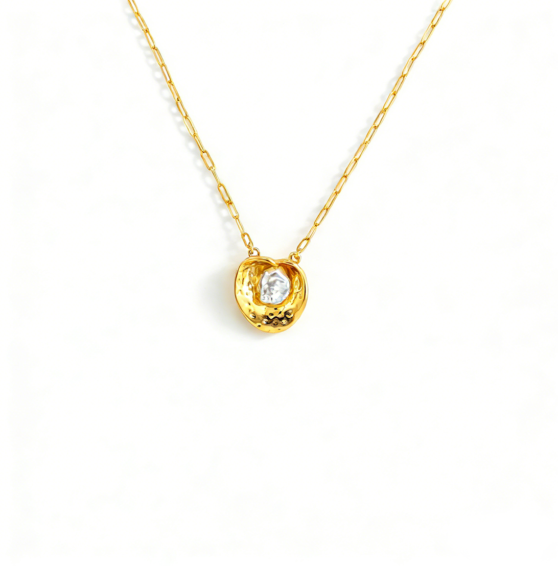 Fashionable Sweet Cool Metal Heart Pearl Pendant Necklace