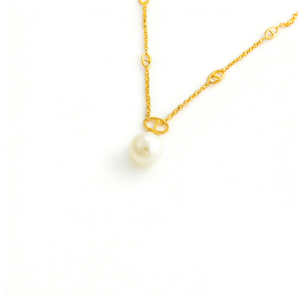 Edgy Statement Shell Pearl Metal Pig Nose Necklace