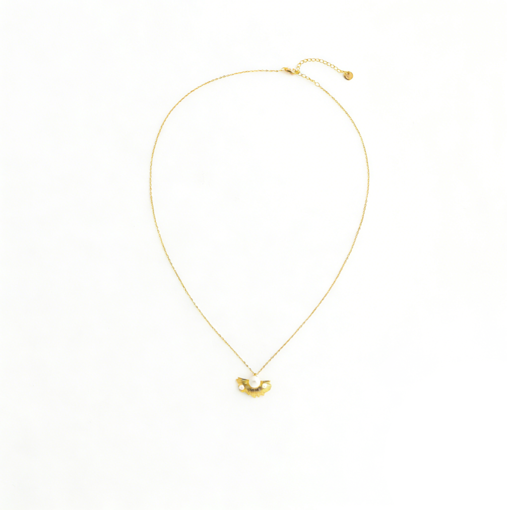 French Retro Brushed Pearl Shell Inlaid Necklace